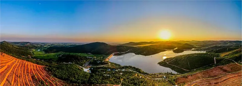 南京老山西线徒步之旅：层林尽染美景，漫步山林心醉神迷